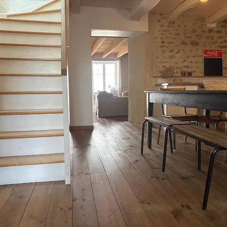 Maison 8 Personnes Avec Jardin Prive A Deux Pas Des Remparts Guérande