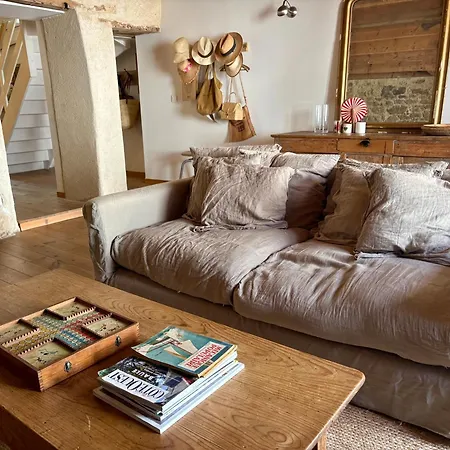Maison 8 Personnes Avec Jardin Prive A Deux Pas Des Remparts *